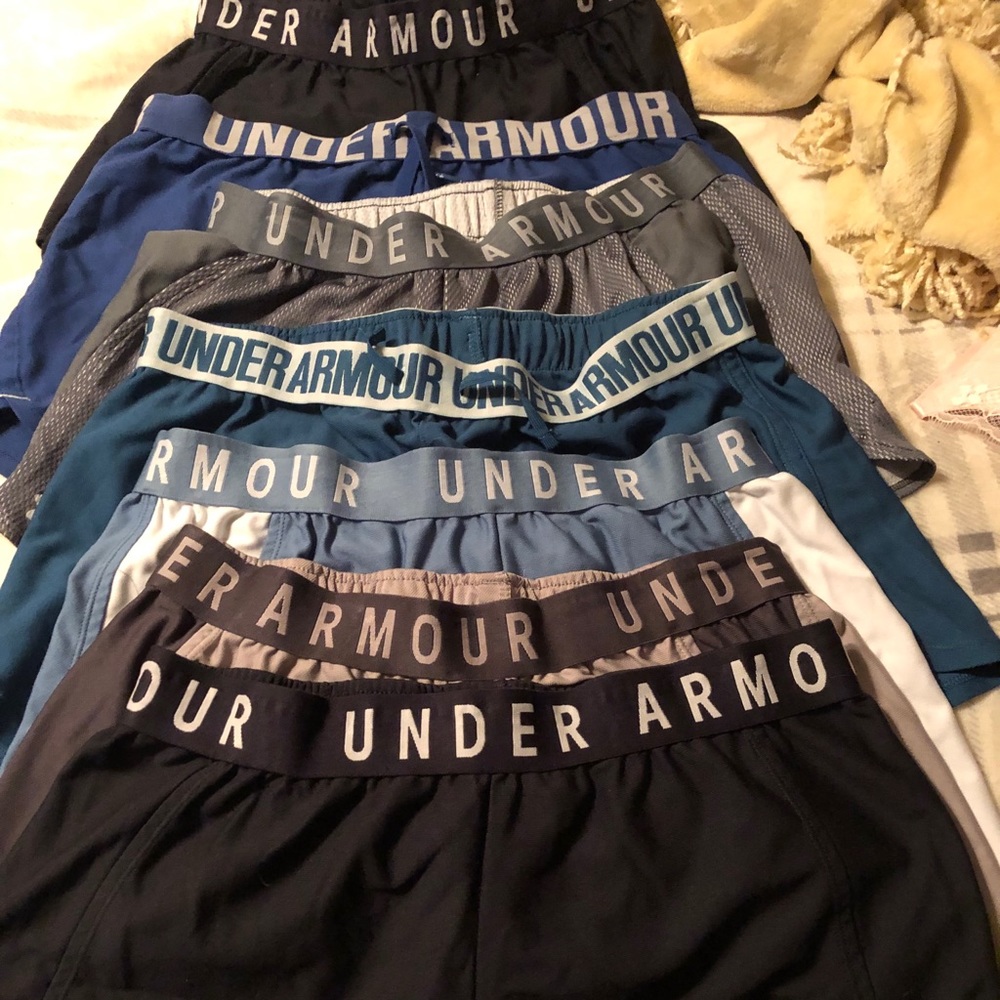 Underarmour shorts all size medium